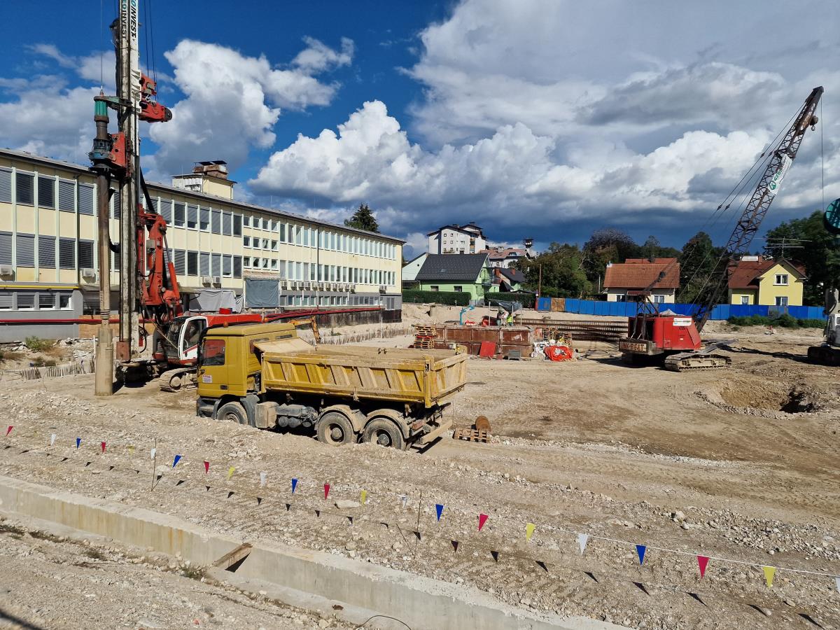 Širitev Zdravstvenega doma Domžale in gradnja pozemne garaže_arhiv Občina Domžale
